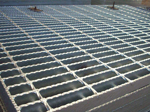 哪些情況會引起格柵板的使用壽命減少呢？